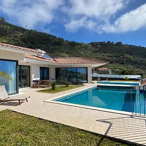 Palheiros Ferienhaus Arco da Calheta (Madeira)